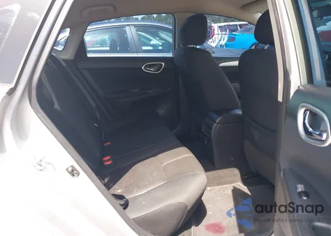 2015 Nissan Sentra S z USA, uszkodzony, nr VIN 3N1AB7AP3FY330557